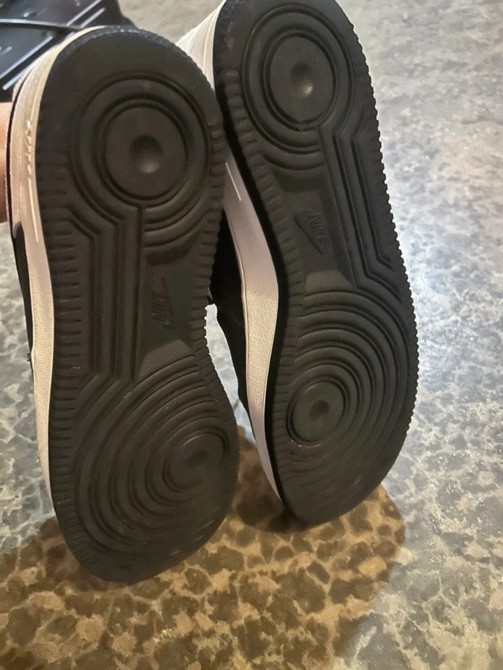 Nike Airforce 1 ‘07 Black/White Low-Top Sneakers with Contrast Swoosh AO2439-001